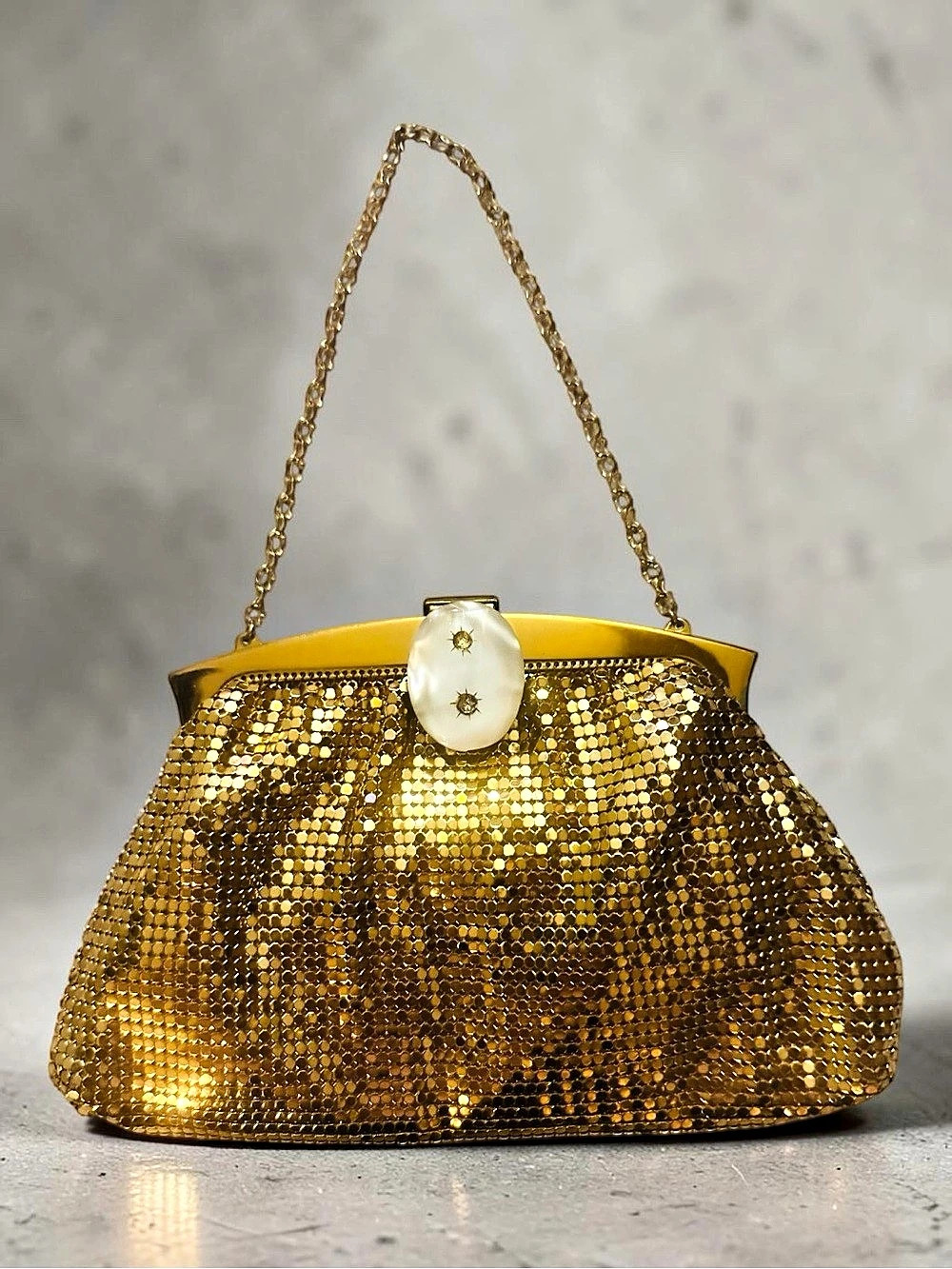 Rare Whiting & Davis Mother of Pearl Gold Mesh Chain Clutch